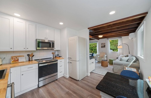Neahkahnie Beach Cabina | ☀️Historic and Charming Beach Cottage.Beautifully Renovated! Easy walk to beach