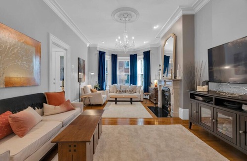 Medford Street - The Neck Casa | Histórico y encantador 3 - Brownstone nivel !!