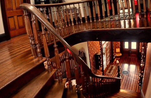 Glasgow Casa | Historic and Inspirational Mansion in quaint MO river town!