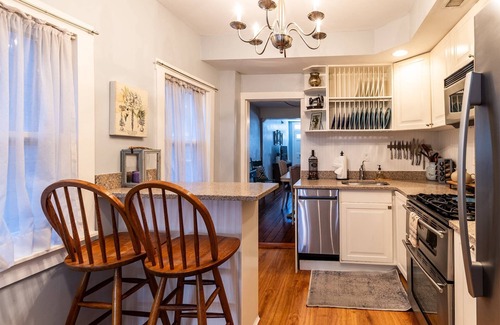 Historic District Casa | Historic Annapolis Retreat – Steps from the Statehouse & City Dock with Parking and Private Patio
