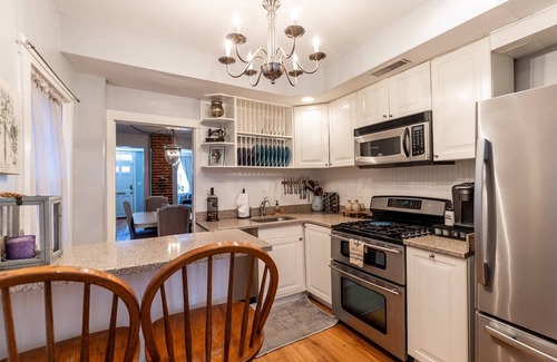 Historic District Casa | Historic Annapolis Retreat – Steps from the Statehouse & City Dock with Parking and Private Patio