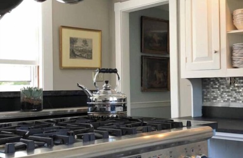 Falmouth Otro | Historic, Antique Southern Maine Farmhouse For All Seasons - 5 mins to Portland!