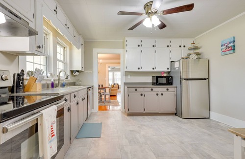 Arab Casa | Historic Arab Home: 12 Mi to Guntersville Lake!