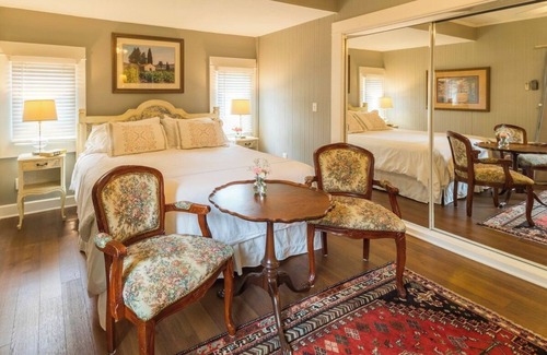 St. Helena Casa | Historic Bed & Breakfast Whole House Rental w Breakfast Included