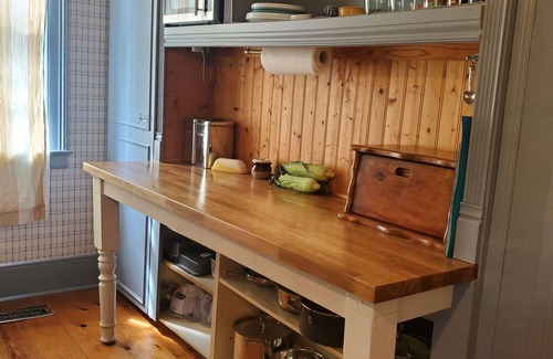 Bath Casa | Historic Belfour House in the Beautiful Village of Bath Ontario.