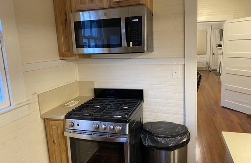 Lower Garden District Cabaña | Historic "Big Easy" Cottage-Great location and private patio.