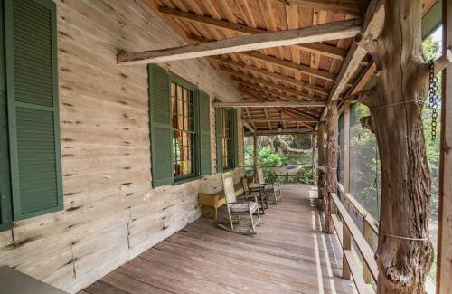 Pawleys Island Casa | Historic Bliss on Pawleys Island's Shoreline
