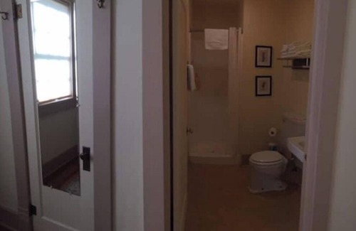 Alder Apartamento | Historic Bonanza Inn Room 6 in Virginia City