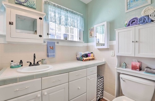 Bradenton Cabaña | Historic Bradenton Cottage ~ 1 Mi to Downtown