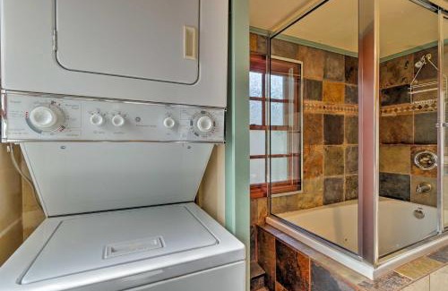 Historic District Casa | Historic Breck Cabin with Hot Tub Walk to Main St!