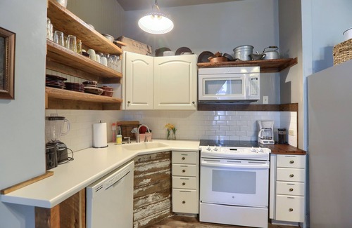 Refton Casa | Historic Brickhouse Guest Home