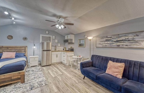 Ybor City Casa | Historic Bungalow & In-law Suite | Clean & Comfy