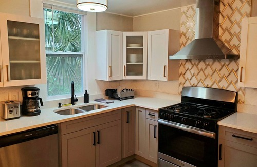 Historic Kenwood Casa | Historic Bungalow in the Middle of it All!