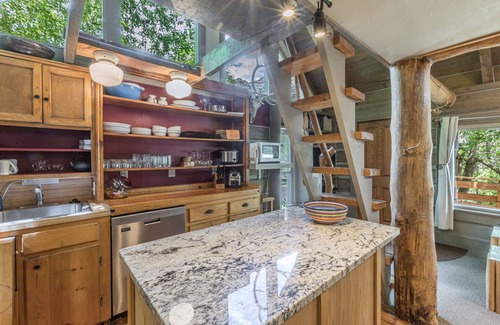 Ouray Cabina | Historic Cabin-Near Downtown-Pet Friendly-Front Porch with Amazing Views!