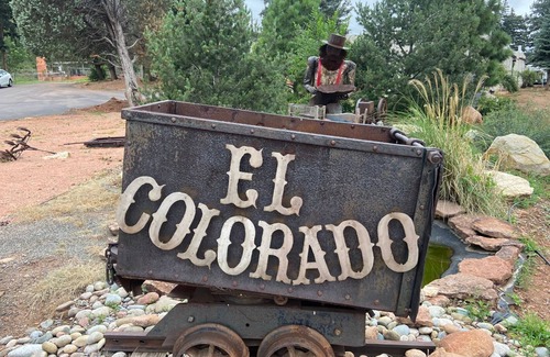 Manitou Springs Cabina | historic cabins in the heart of Manitou Springs, 1 room 1 bed.
