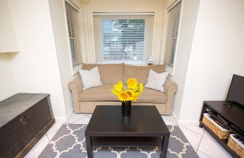 Near Northeast Apartamento | Historic Capitol Hill meets trendy H Street
