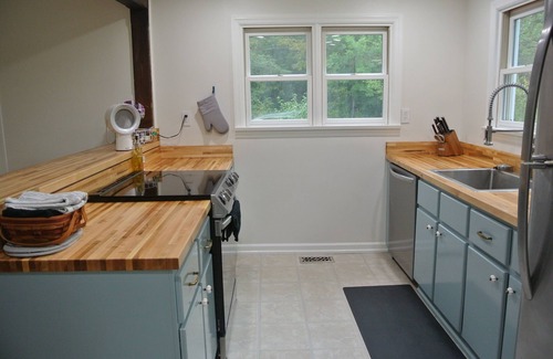Mount Tremper Casa | Historic Catskills Farmhouse with Mountain Views with H/S Inter Net Remote Work