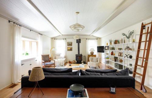 Fleischmanns Casa | Historic Catskills Farmhouse Cottage by Belleayre