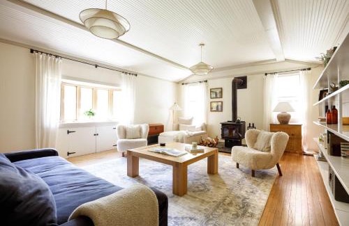 Fleischmanns Casa | Historic Catskills Farmhouse Cottage by Belleayre