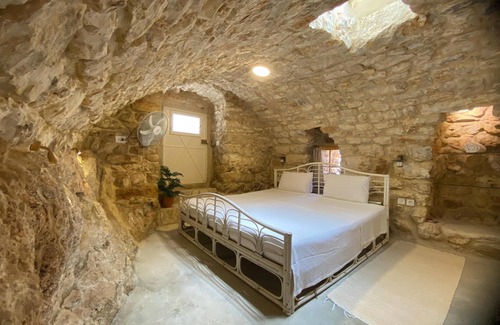 Batroun Cabina | Historic Cave House in gorgeous Batroun region