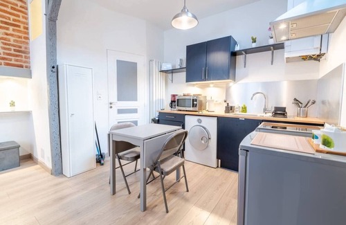 Amboise Apartamento | Historic center of Amboise, renovated apartment with private parking