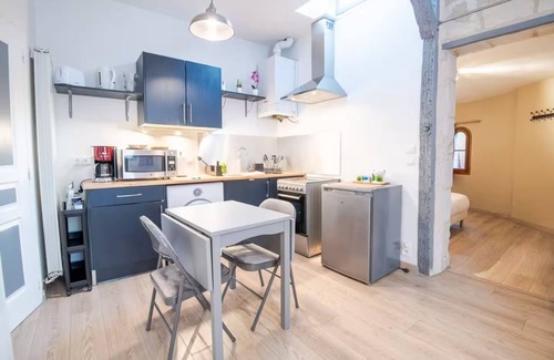 Amboise Apartamento | Historic center of Amboise, renovated apartment with private parking