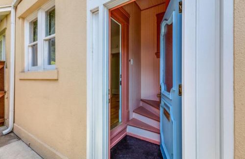 Old East Dallas Apartamento | Historic Central Dallas Apartment - Modern & Roomy