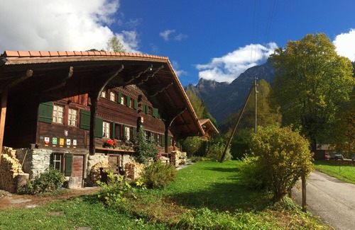 Les Plans-sur-Bex Chalet De Esquí | Histórico chalet de 1714, Les Plans-sur-Bex, Gryon-Villars-Les Diablerets