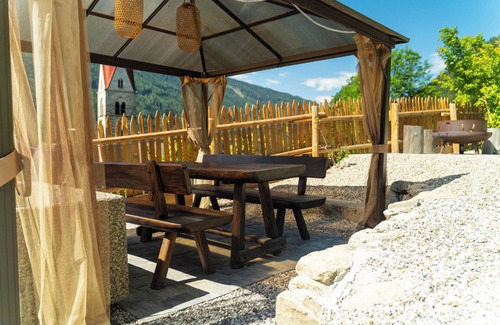 Colli In Pusteria Chalet De Esquí | Historic Chalet Neuhaus - with open air jacuzzi & infrared sauna!