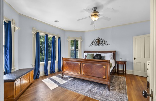 Cedar Rapids - Iowa City Casa | Historic Charm at Richmond Hill