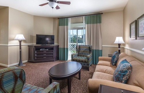 Williamsburg Complejo | Historic Charm Meets Modern Comfort at Wyndham Governor's Green Resort -2 Bd Dlx