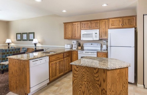 Williamsburg Complejo | Historic Charm Meets Modern Comfort at Wyndham Governor's Green Resort -2 Bd Dlx
