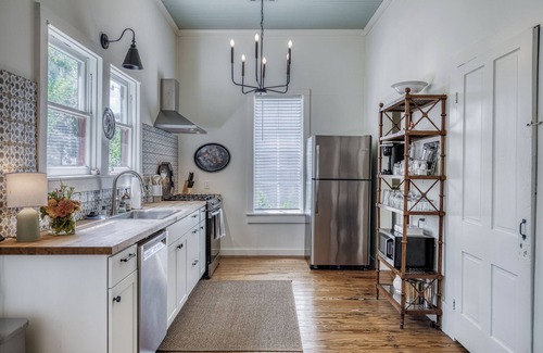 Brenham Casa | Historic Charm Meets Cozy Comfort in Downtown Brenham