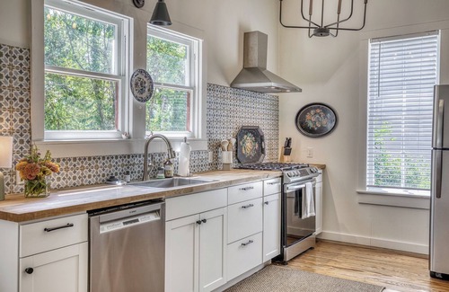 Brenham Casa | Historic Charm Meets Cozy Comfort in Downtown Brenham