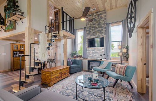 Paola Cabaña | Historic Charm Meets Modern Comfort on the Kansas Prairie