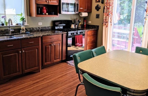 West Chicago Casa | Encanto histórico ★ Ideal para familias ★ Caminar a Metra ★ Patio