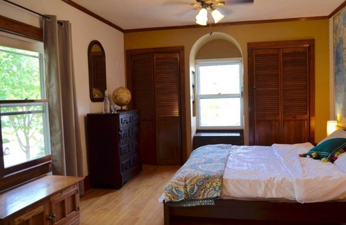West Chicago Casa | Encanto histórico ★ Ideal para familias ★ Caminar a Metra ★ Patio