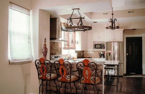St. Louis Casa | Historic charm☆Fenced☆Gated parking☆Huge