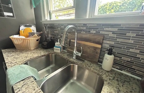 Washington Heights Casa | Historic Chicago -Style Bungalow