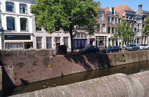 Gouda Apartamento | historic city apartment with private parking