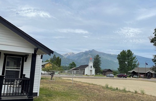 Stevensville Cabaña | Historic cottage in Stevensville with views of the mission mountains. RV parking