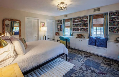 Boonsboro Casa | Historic Cottage Retreat-IG Cowboy Pool-Hot Tub
