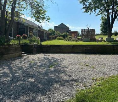 Boonsboro Casa | Historic Cottage Retreat-IG Cowboy Pool-Hot Tub