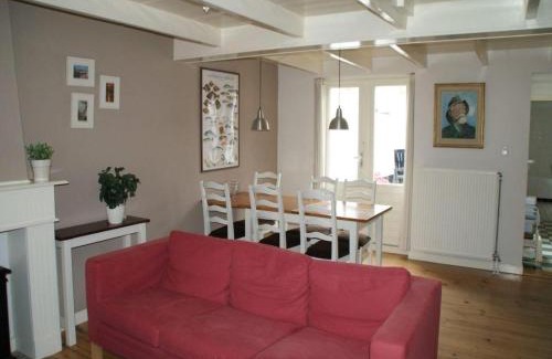 Breskens Casa | Historic Cottage w Garden