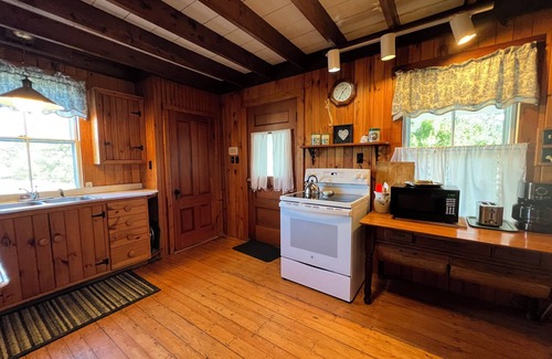 Bailey Island Cabaña | casa histórica con vistas a la ensenada escénico caballa y el derecho de paso al agua!