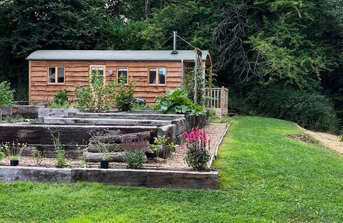 Bishopswood Cabaña | Historic Countryside Cottage and Shepherds Hut