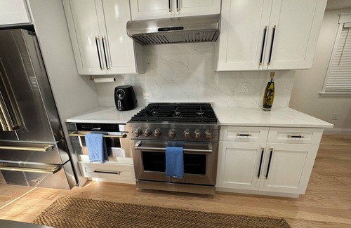 Edgewood Casa | Historic Cozy 3-bedroom house beautiful Cranston RI, Cent Air/Heat, WIFI, 4K TVs