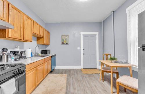 University Circle Apartamento | Historic Cozy Haven in Little Italy