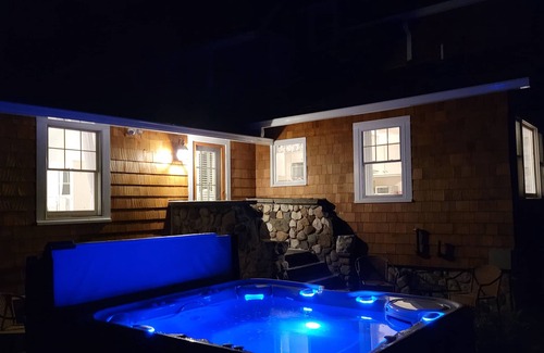 Cragsmoor Casa | Posh Hudson Valley Mountaintop Escape in Cragsmoor With Hot Tub
