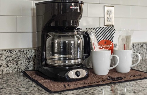 Merriwether Apartamento | Historic CozySuites 4BR 2BA